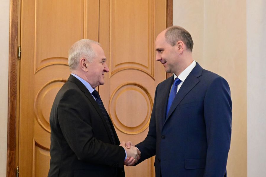 Денис Паслер поприветствовал членов комитета Совета Федерации по обороне и безопасности в Свердловской области