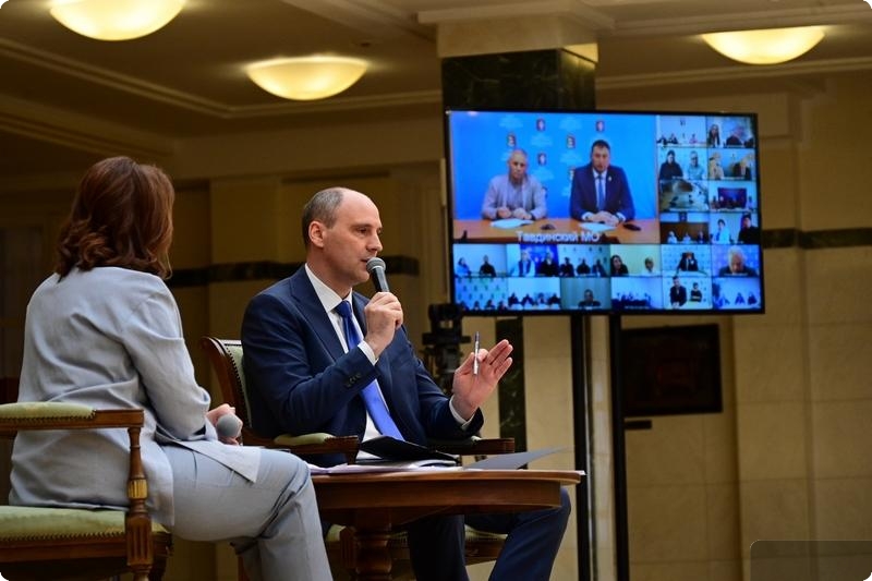 Денис Паслер ответил на вопросы предпринимателей и предложил встречаться в таком формате два раза в год