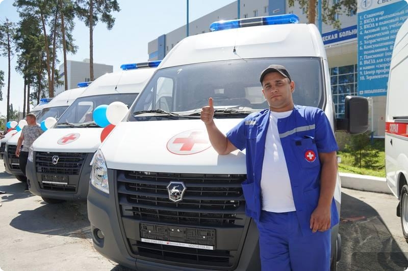 Свердловские больницы получили 20 новых специализированных автомобилей для службы скорой медицинской помощи